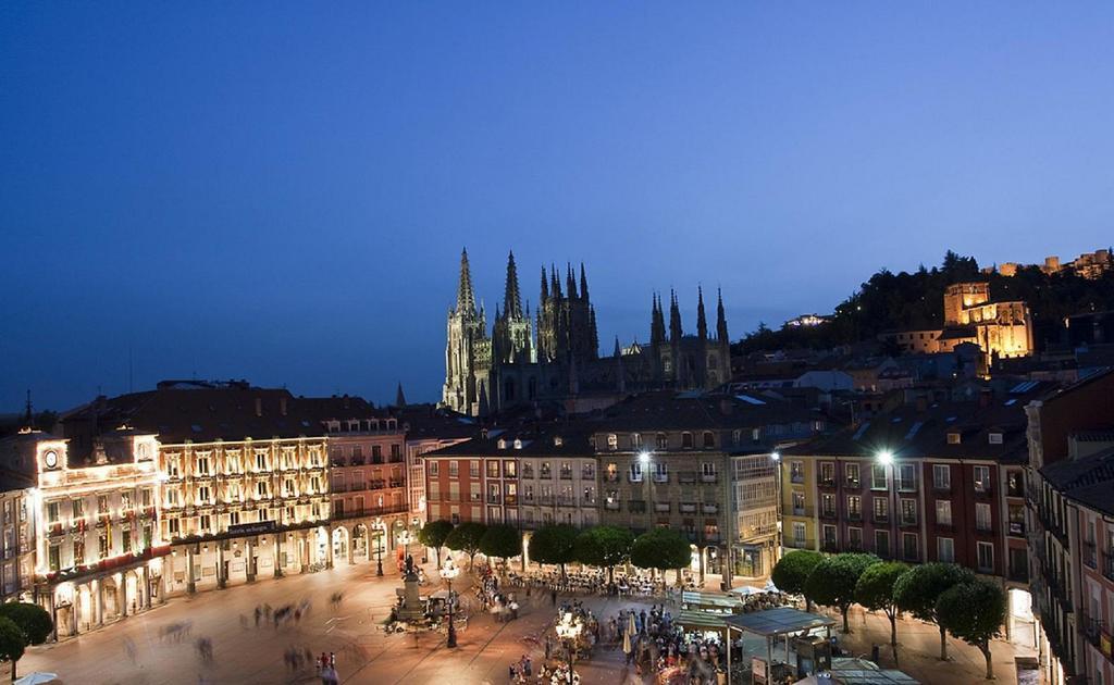 Apartamento Turistico Plaza Mayor Burgo Eksteriør bilde